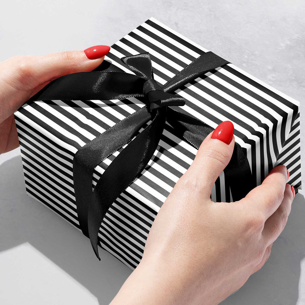 B449b Black White Stripes Gift Wrapping Paper Gift Box 
