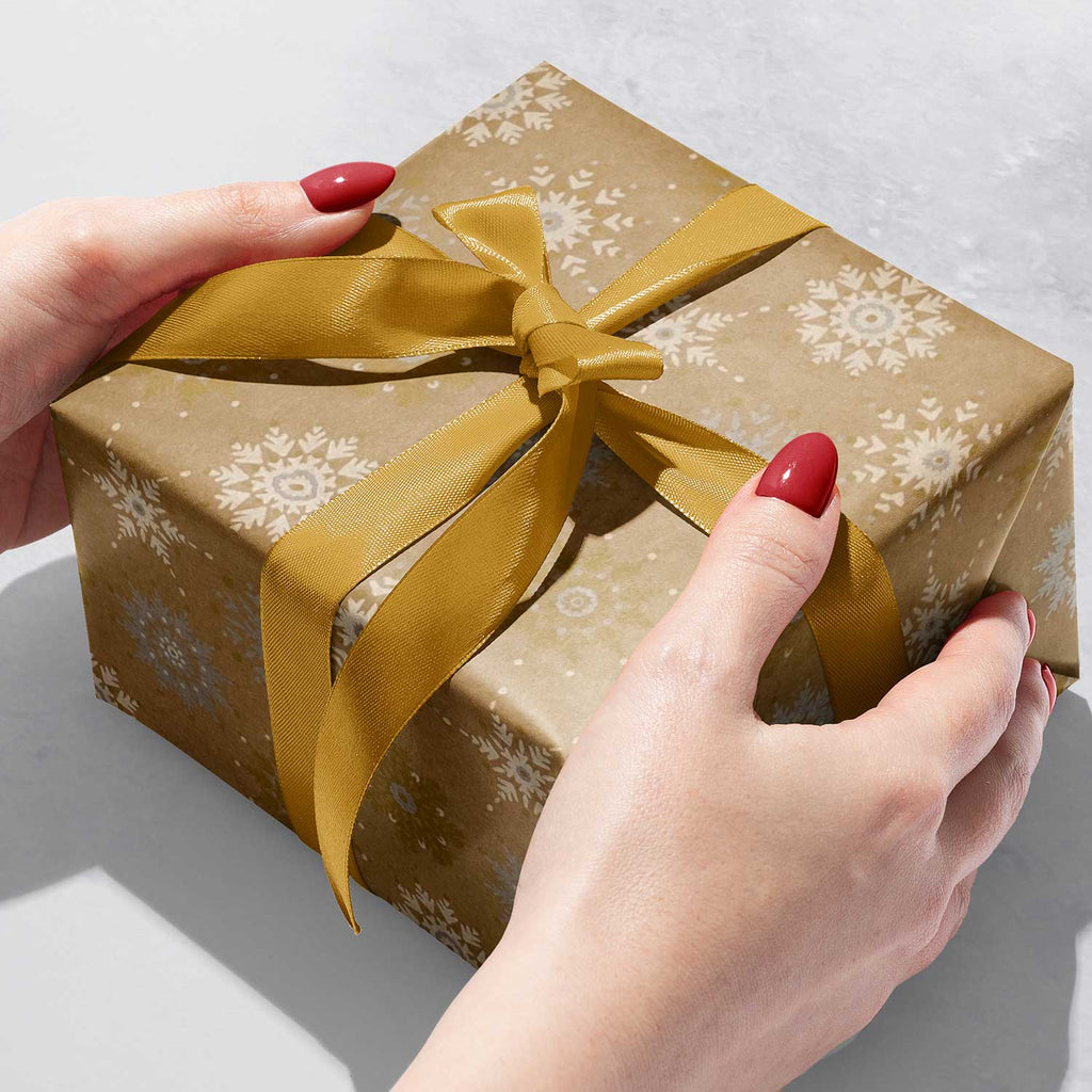 XB715b Snowflake Kraft Christmas Gift Wrapping Paper Gift Box 