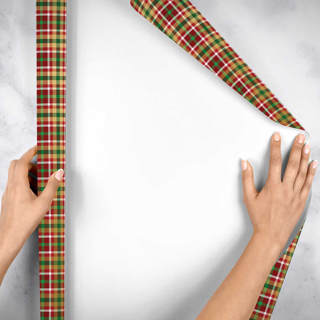 XB784e Christmas Plaid Gift Wrapping Paper Backside 